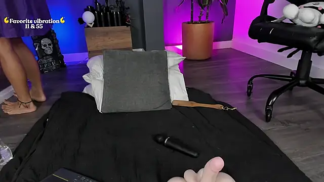 Raven_Witch_ live sex cam