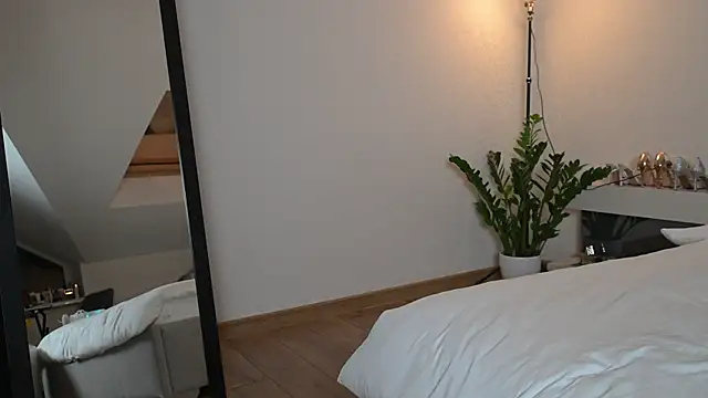 ella_twinkl webcam