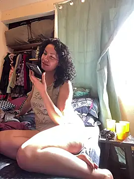 Nina-Chick777 webcam