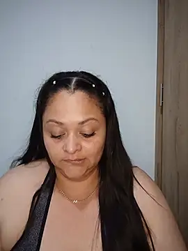 Julieta_BBW webcam