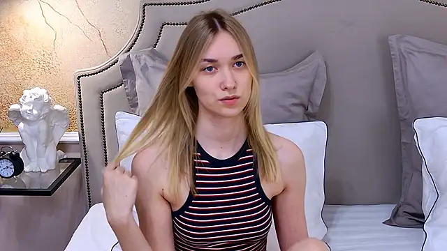 AmadaReine webcam