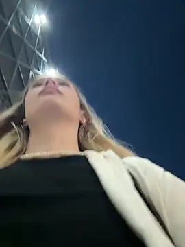 blonde_exe webcam
