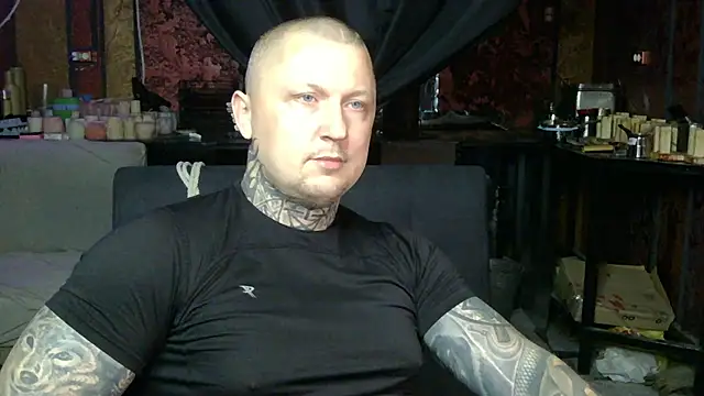 devilWithTats webcam