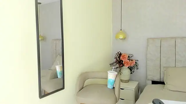 tutu_milf webcam