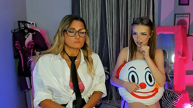 SarahAlluring webcam