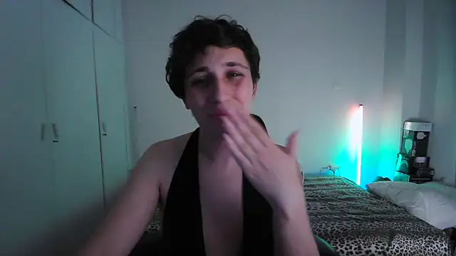 HoneyValentine webcam