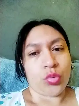 LatinSquirtBaby webcam