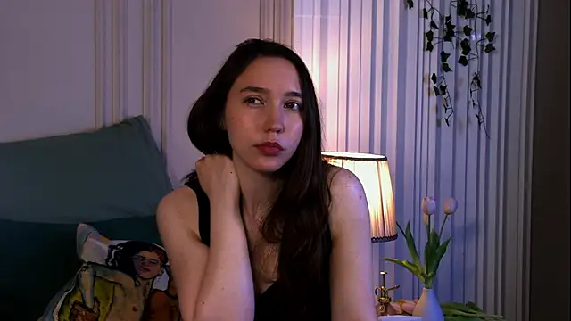 Suzaneey webcam