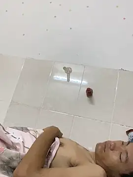 Mr_iphone11 webcam