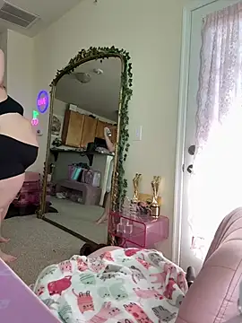 PiggyRose webcam