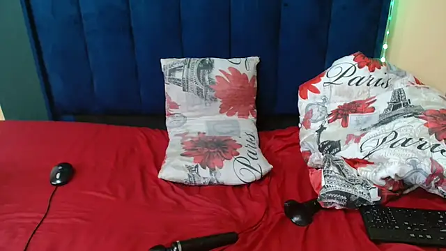 HotCreamyTea webcam