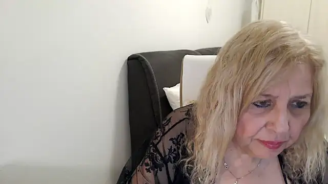 SusiLifeXXX webcam