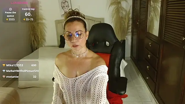 AfroditaSelena_ webcam