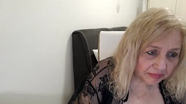 SusiLifeXXX webcam