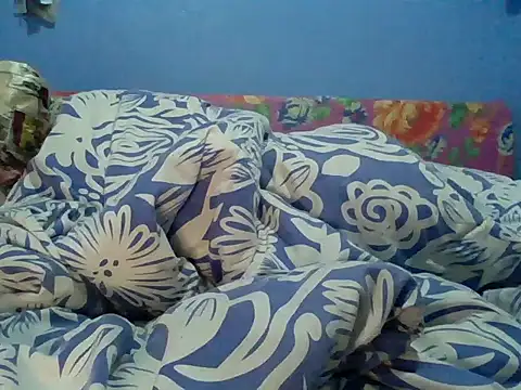 hot-zeena webcam