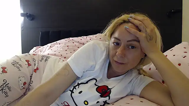 _karolynesyera_ webcam