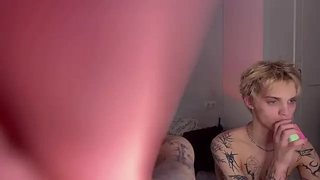 mia_side