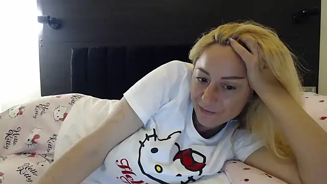 _karolynesyera_ webcam