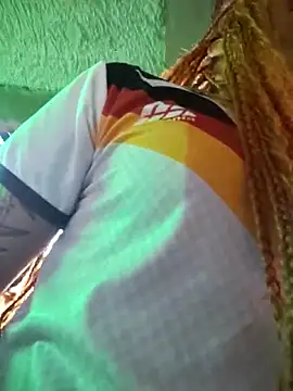cataleya_16 (F young) - Off Shirt in bar