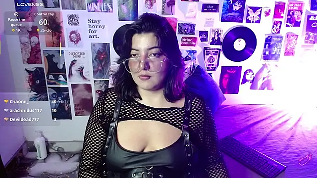 Roxy_f_w webcam
