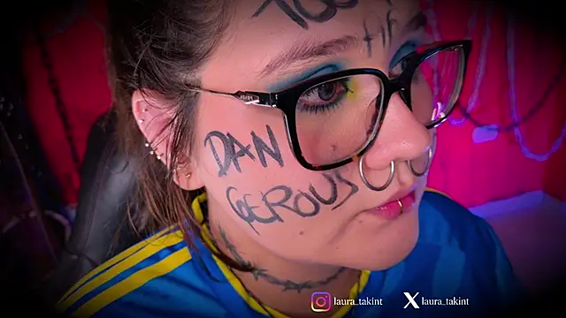 porn live webcam Laura Takint