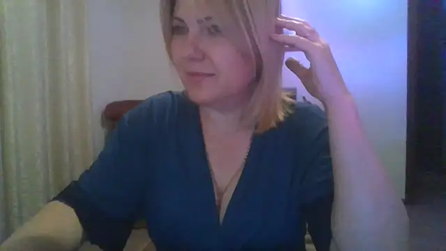 ElenaLove888 webcam