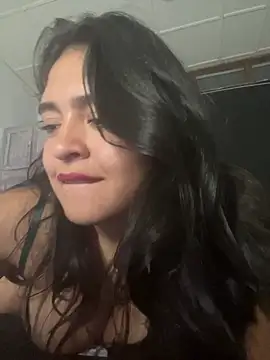 Emilynoir1's cam show statistics and live stream