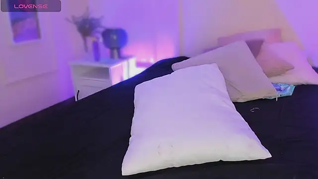 emma_soul1 (F teen) - One finger Anal😈