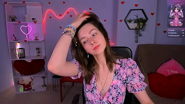 kitniss_dreamy (G teen) - flash boobs