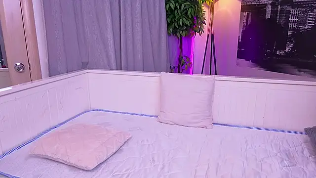 JulyMilky webcam