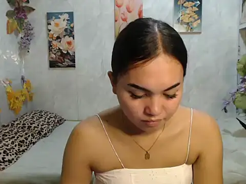 ur_asiankat webcam