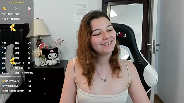 pretty_little_thing webcam