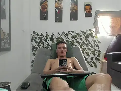 Latins_Boss webcam