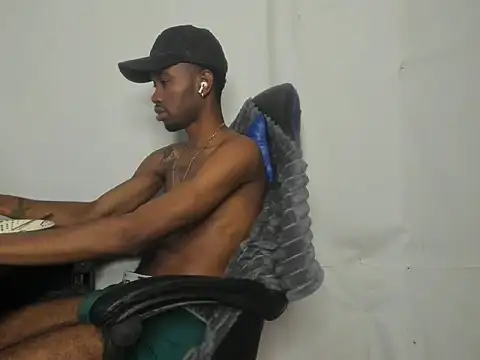 Kofi_exotic_2 webcam