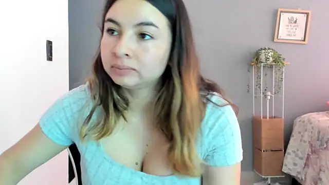 __emma__11__lecat_ - __Emma__11__Lecat_'s free webcam - UK Sex Cams