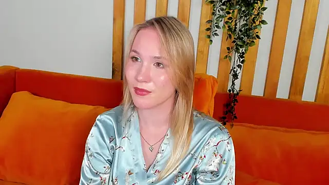 elaravoltage - ElaraVoltage's free webcam - UK Sex Cams