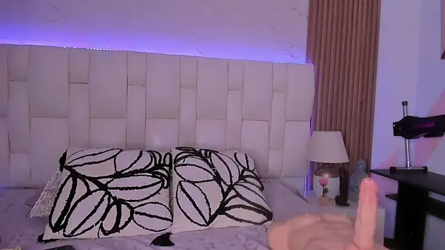 isabella_whiithe webcam