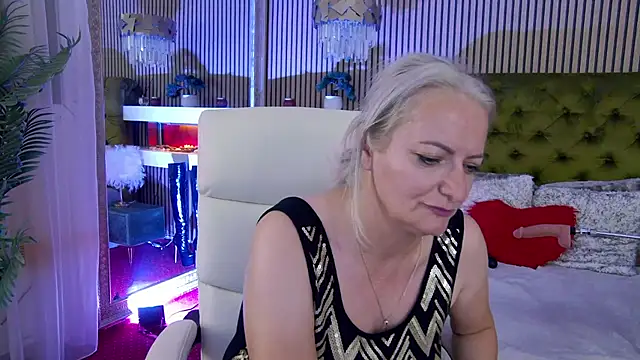 LadyTouch webcam