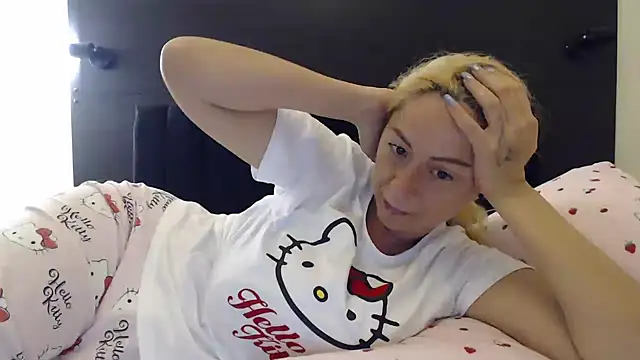 _karolynesyera_ webcam