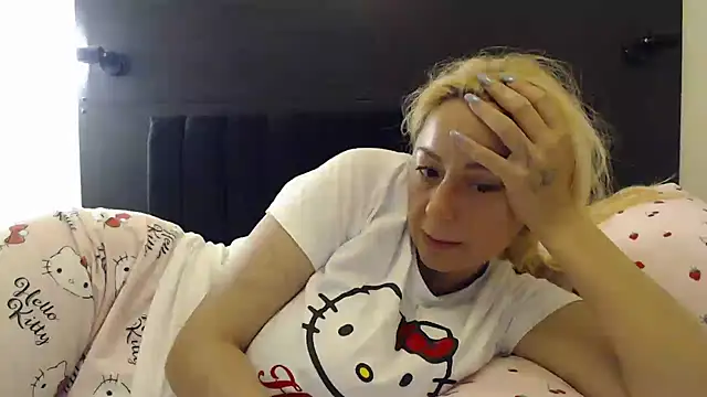 _karolynesyera_ webcam