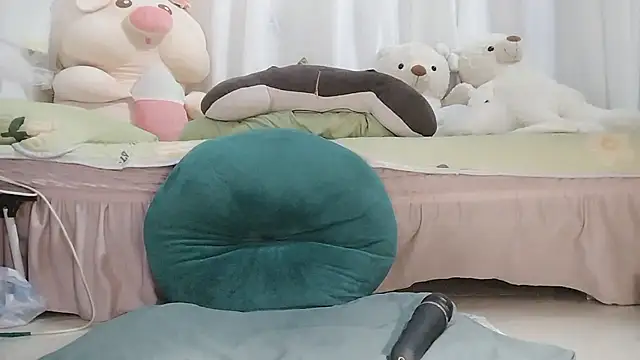 bun_bee (F milf) - Make me horny and my pussy dripping wet