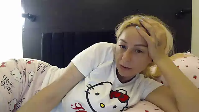 _karolynesyera_ webcam