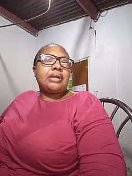YELLOW_BONE webcam