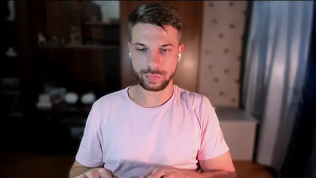 Tony_Wolf webcam