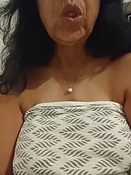 NakedMILFx webcam