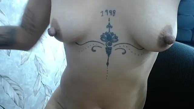 melanie_rouge webcam