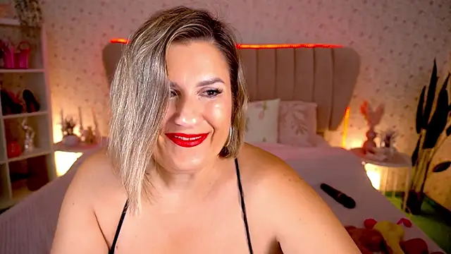 KiraRoxx webcam