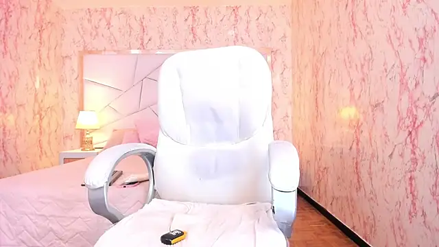 Emily_Whinfre webcam