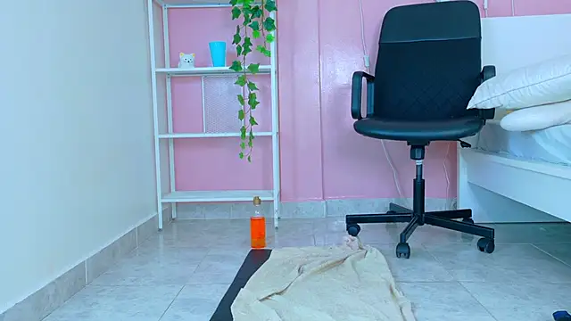 SeleneGibson__ webcam