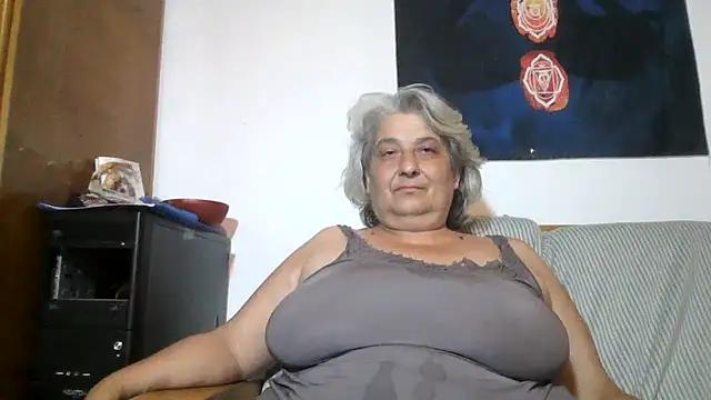 ExquisiteMature webcam